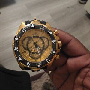 Invicta watch no wear and tearing on it